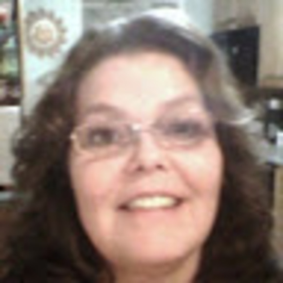 Meet your Posher, Julia - Picture 1 of 1